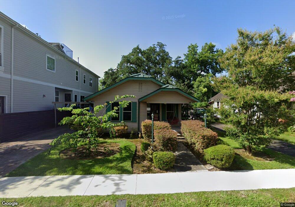 818 E 26th St, Houston, TX 77009 - photo 1