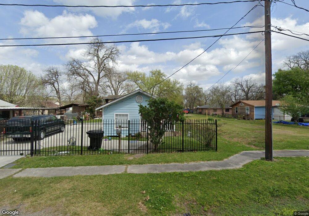 4613 Engleford St, Houston, TX 77026 - photo 1
