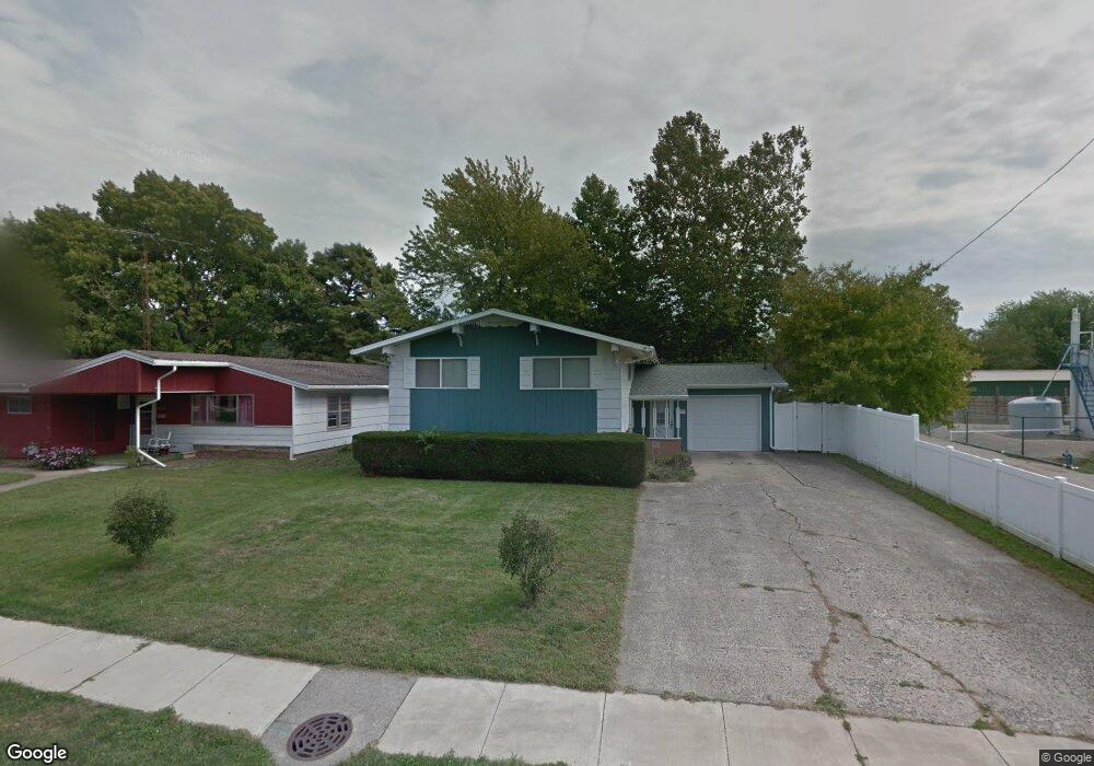 208 S 34th St, Mattoon, IL 61938 - photo 1