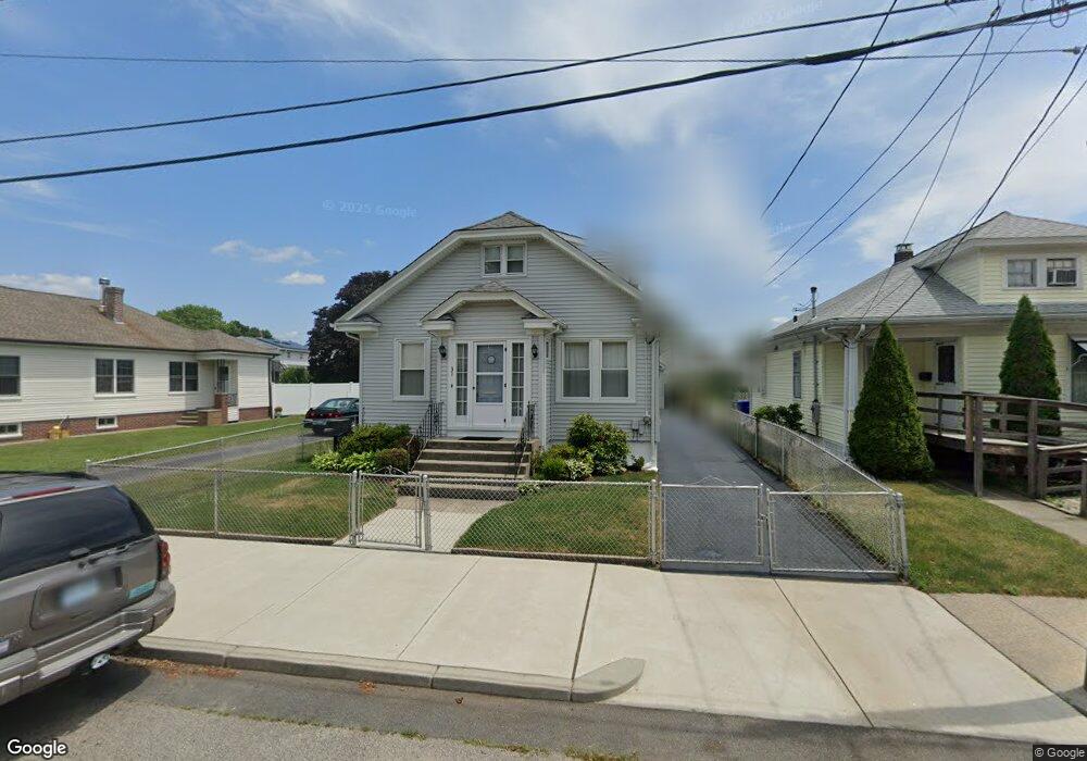 31 Harcourt Ave, Pawtucket, RI 02861 - photo 1