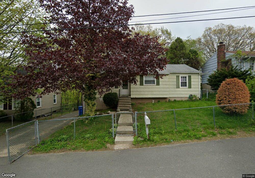 78 Horseshoe Dr, Waterbury, CT 06706 - photo 1