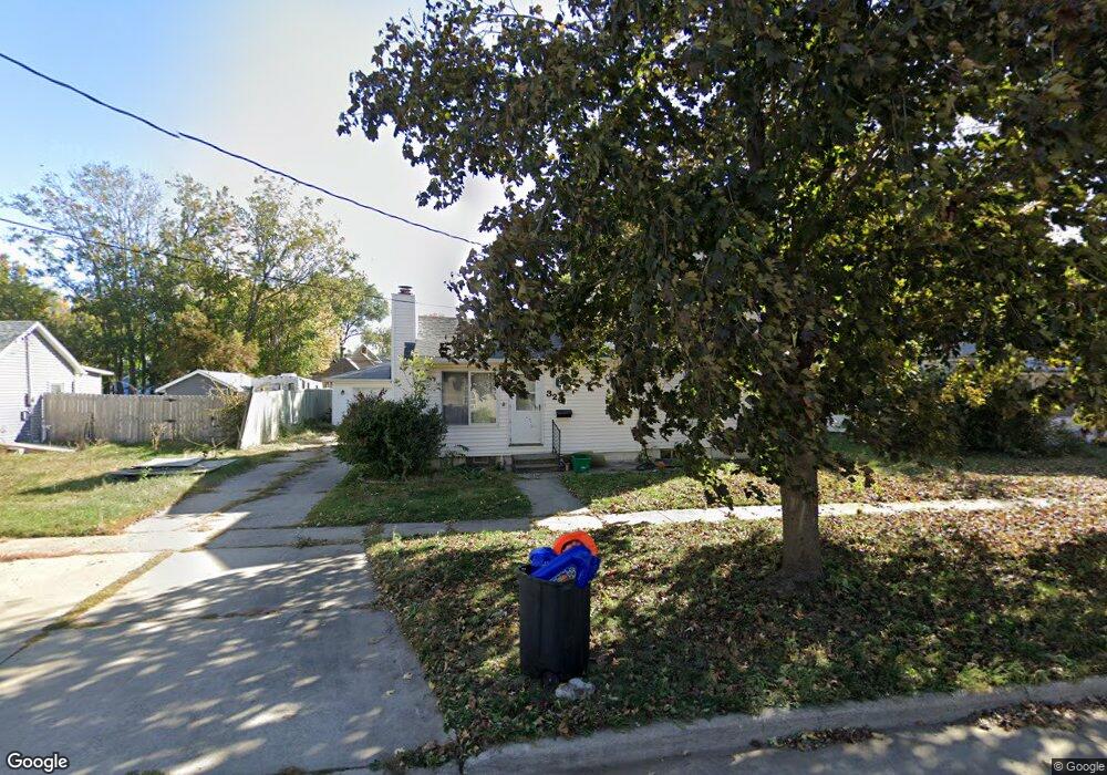 326 E 4 1/2 St S, Newton, IA 50208 - photo 1