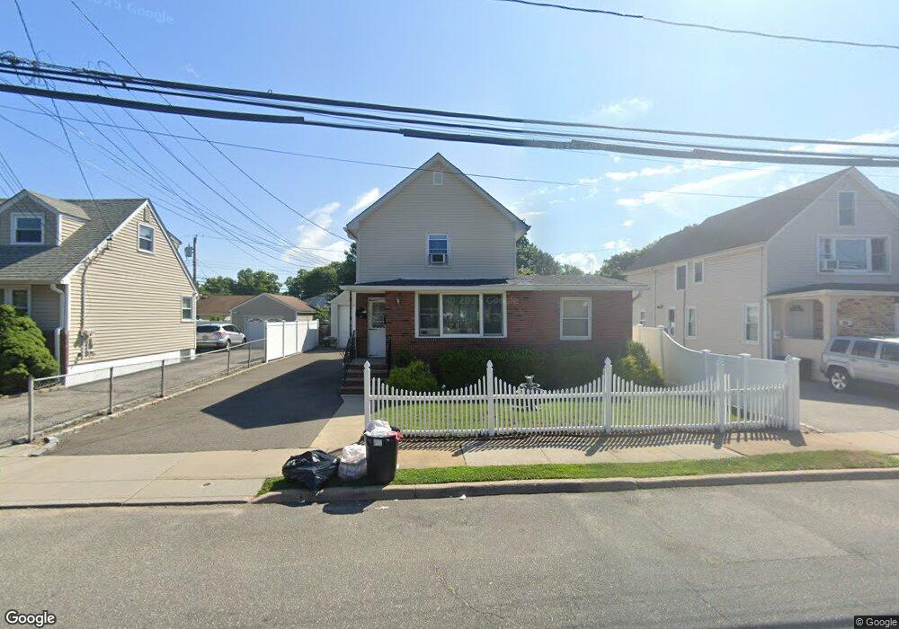 23 East Ave, Glen Cove, NY 11542 - photo 1