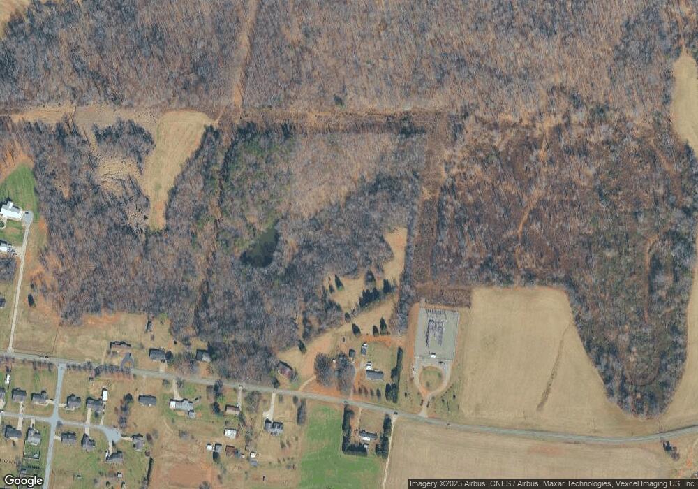 558 Scotts Creek Rd, Statesville, NC 28625 - photo 1