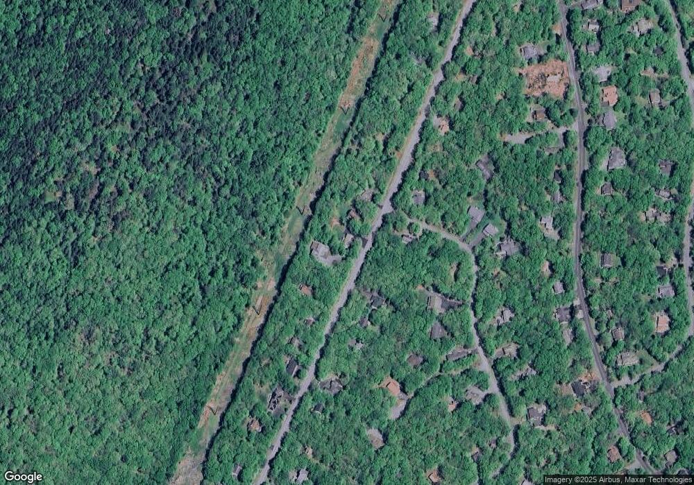 324 Surrey Dr, Hawley, PA 18428 - photo 1