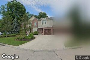 21 Stratton Place, Grosse Pointe Shores, MI 48236