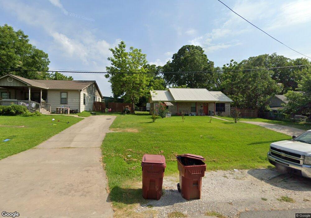 309 E 2nd St, Bonham, TX 75418 - photo 1