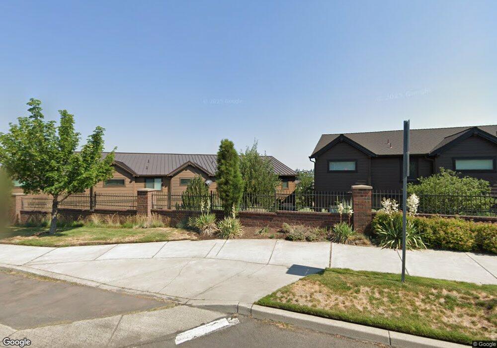 865 Theater Dr, Bend, OR 97702 - photo 1