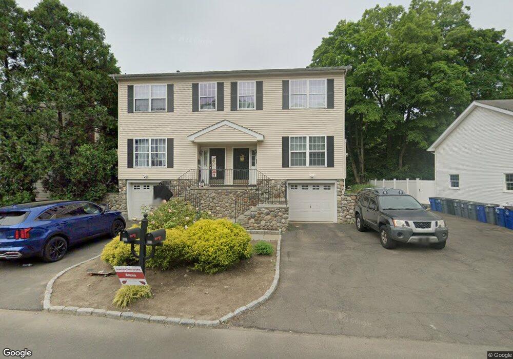 32 Homestead Ln, Greenwich, CT 06831 - photo 1