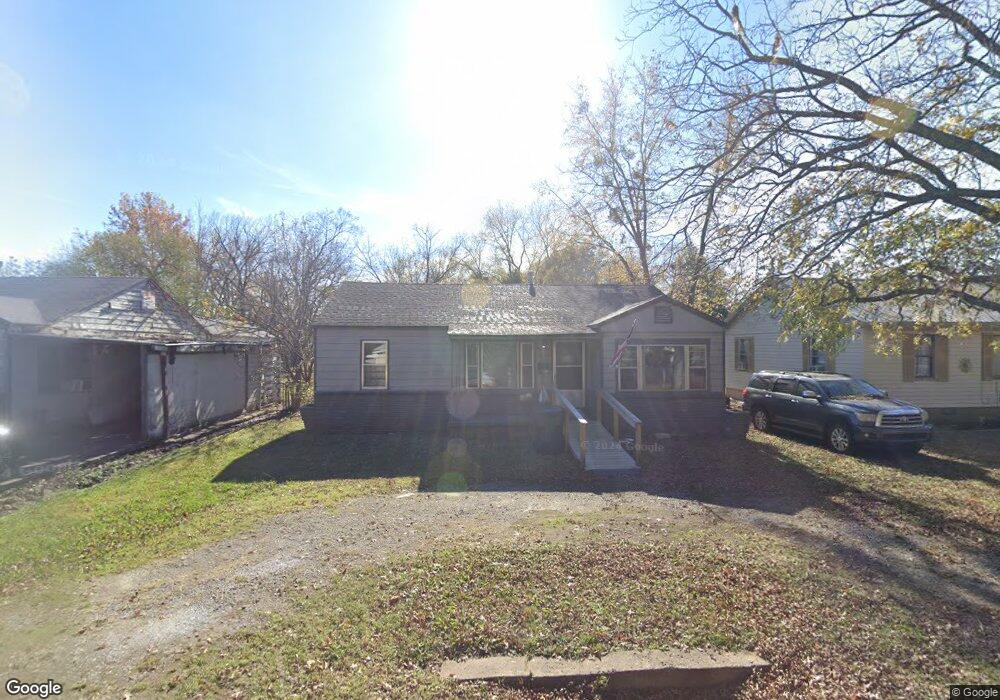 205 W Jefferson St, Henryetta, OK 74437 - photo 1