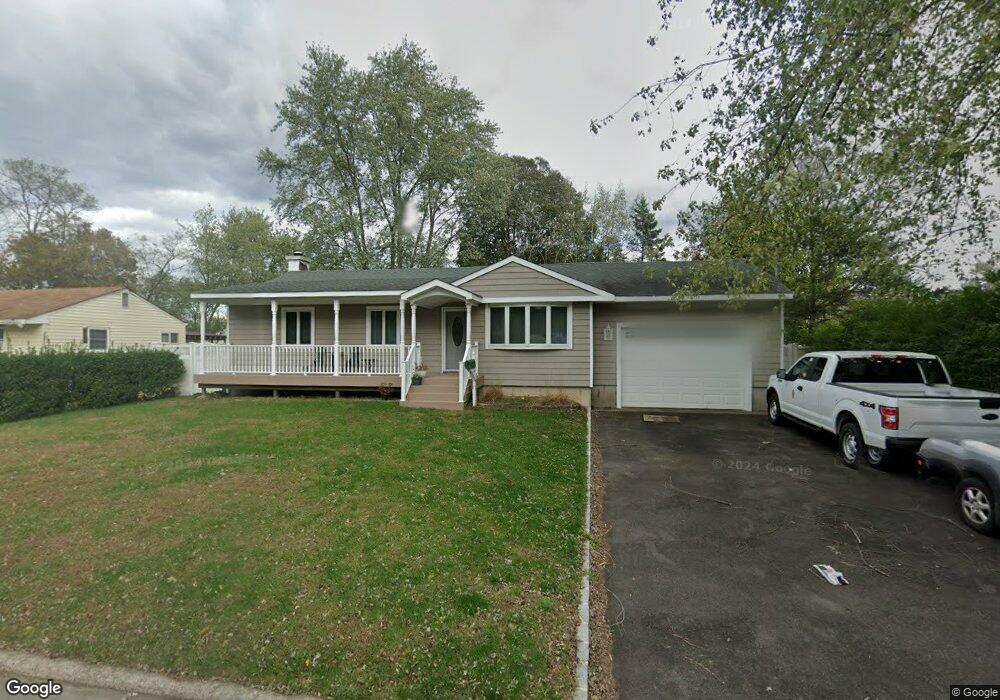 2911 Falcon Ave, Medford, NY 11763 - photo 1