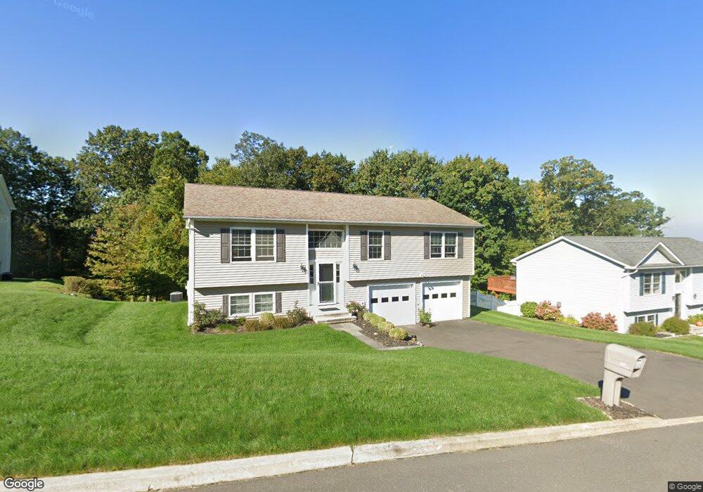 152 Shadybrook Ln, Waterbury, CT 06706 - photo 1