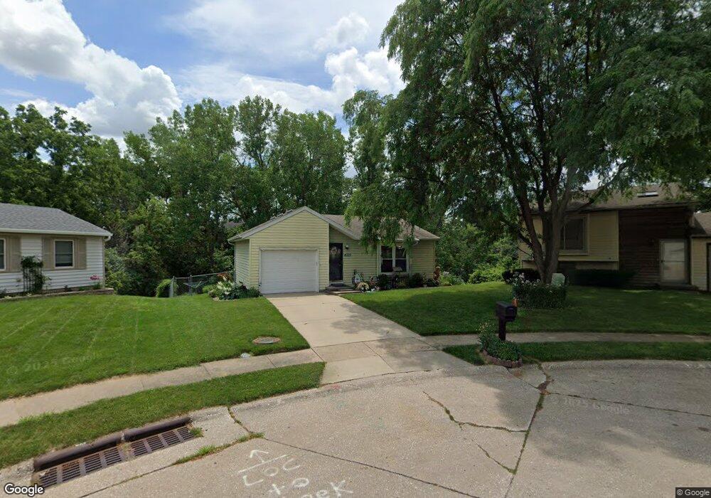 4005 Greenway Dr, Davenport, IA 52804 - photo 1