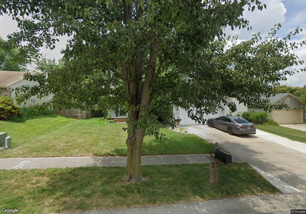 424 N Shore Ct, Franklin, IN 46131 - photo 1