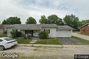 723 E Olive St, Staunton, IL 62088