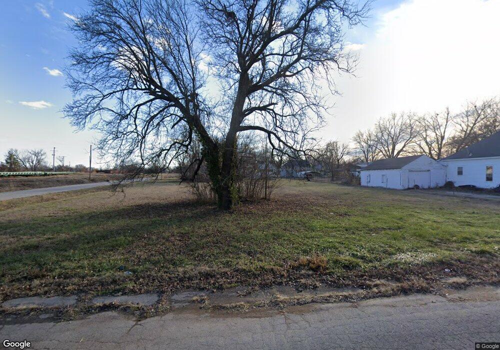 2500 Felix Ave, Parsons, KS 67357 - photo 1