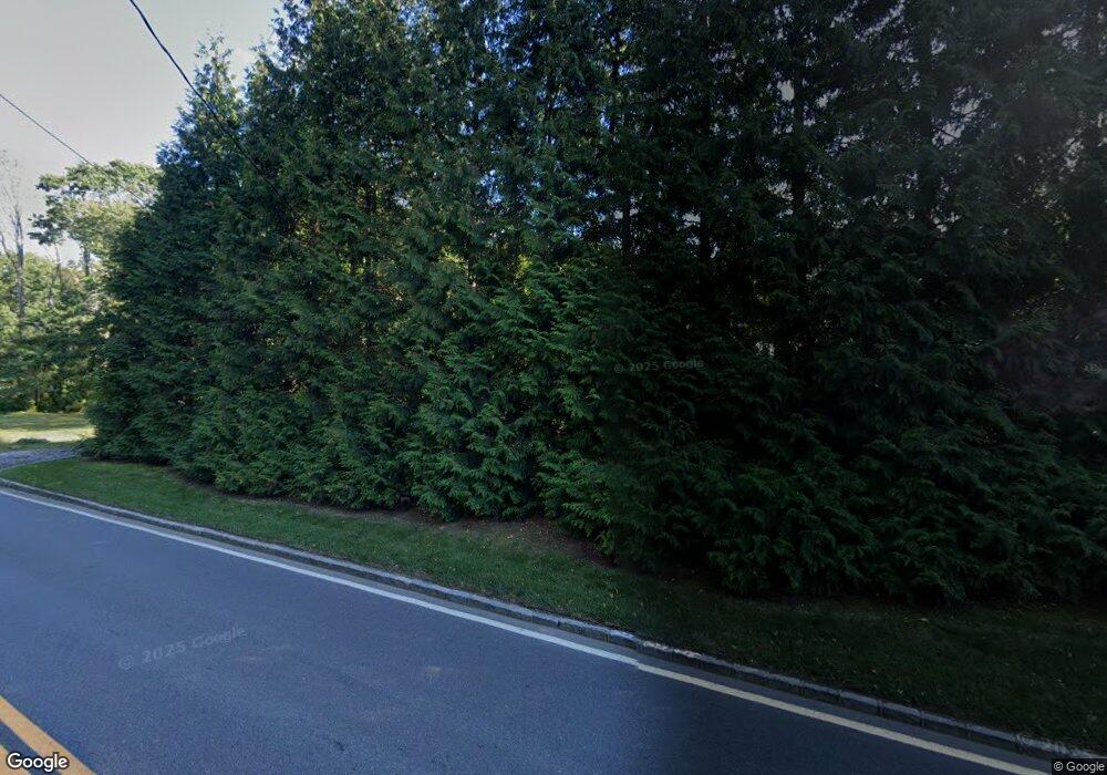 208 Duck Pond Rd, Glen Cove, NY 11542 - photo 1