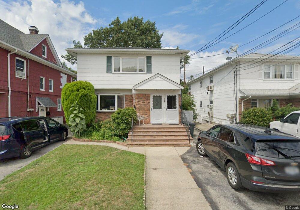 382 Mulry Ln, Lawrence, NY 11559 - photo 1