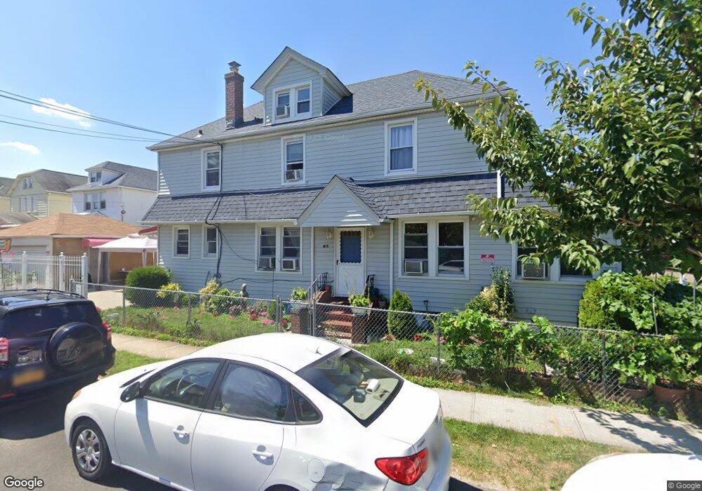 7704 169th St, Fresh Meadows, NY 11366 - photo 1