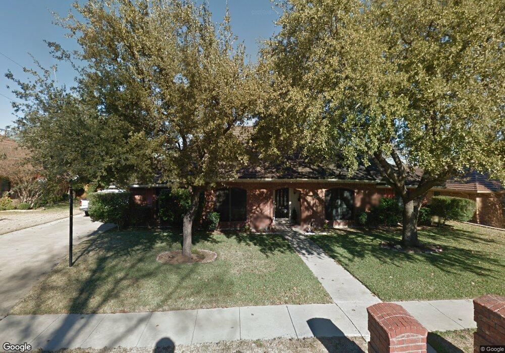 616 Oakview Dr, Hurst, TX 76054 - photo 1