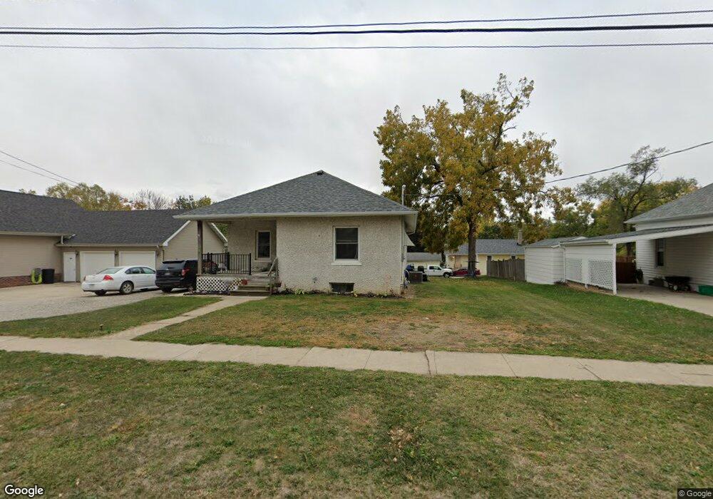 1017 S 2nd Ave W, Newton, IA 50208 - photo 1