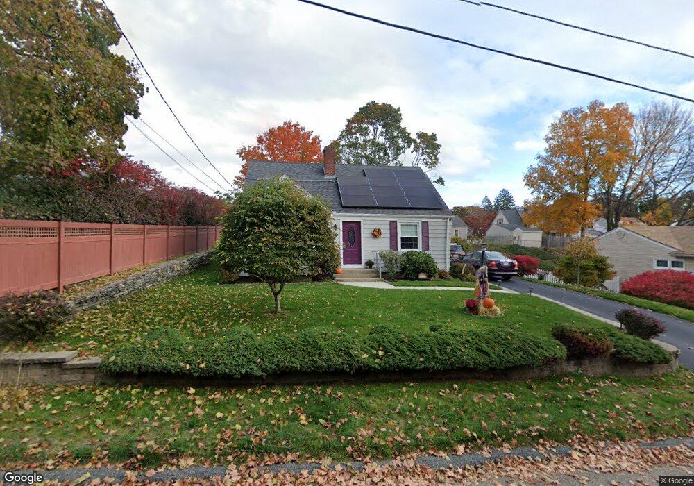 27 Roslyn Ave, Cranston, RI 02910 - photo 1