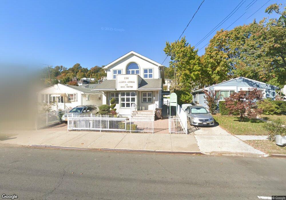 896 Targee St, Staten Island, NY 10304 - photo 1