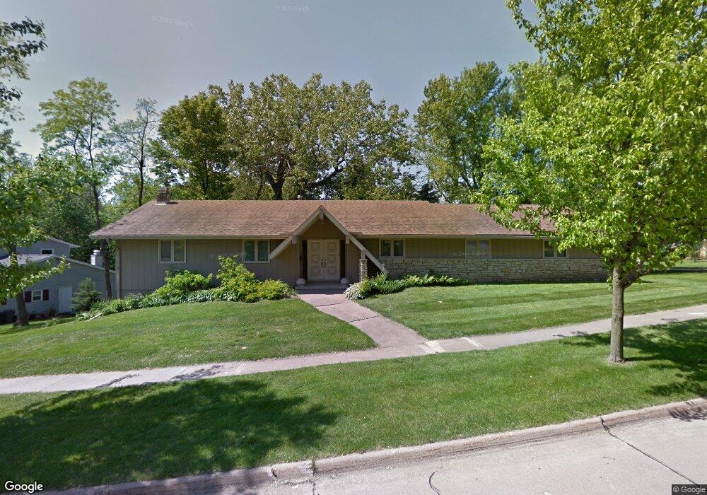 3131 Alleghany Dr NE, Cedar Rapids, IA 52402 - photo 1