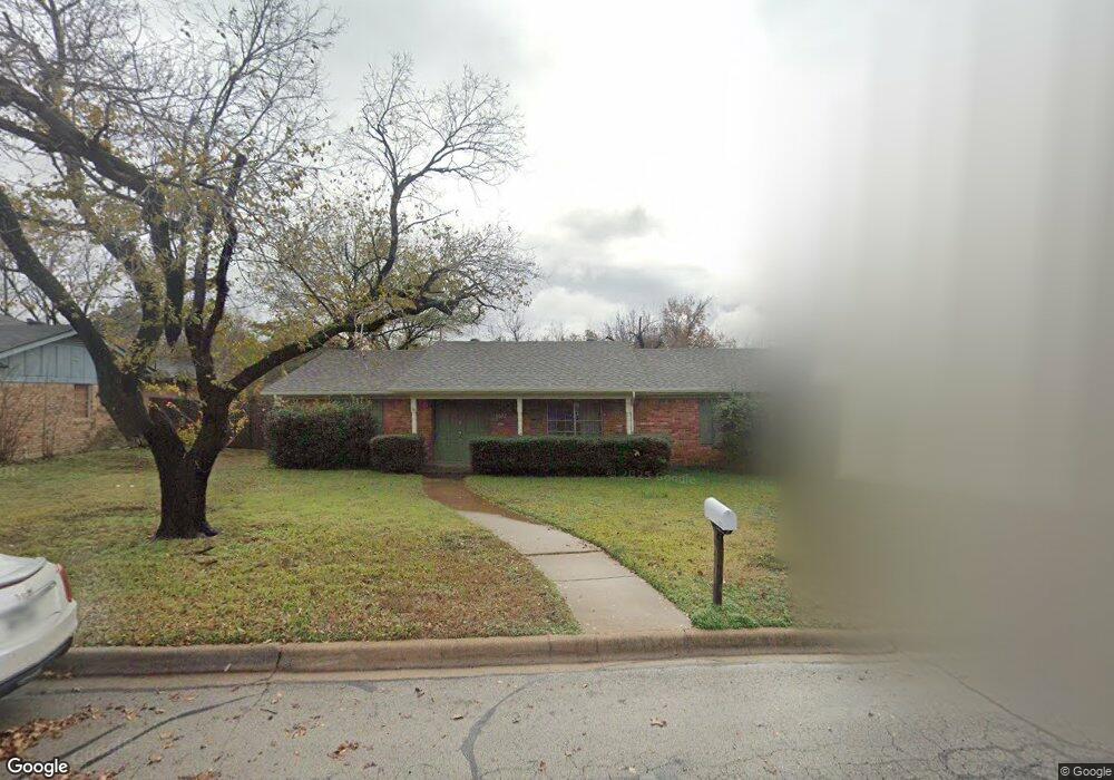 1033 Inwood Dr, Hurst, TX 76053 - photo 1