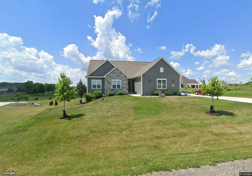 W274N5763 Autumn Run unit W274N5763, Lisbon, WI 53089 - photo 1