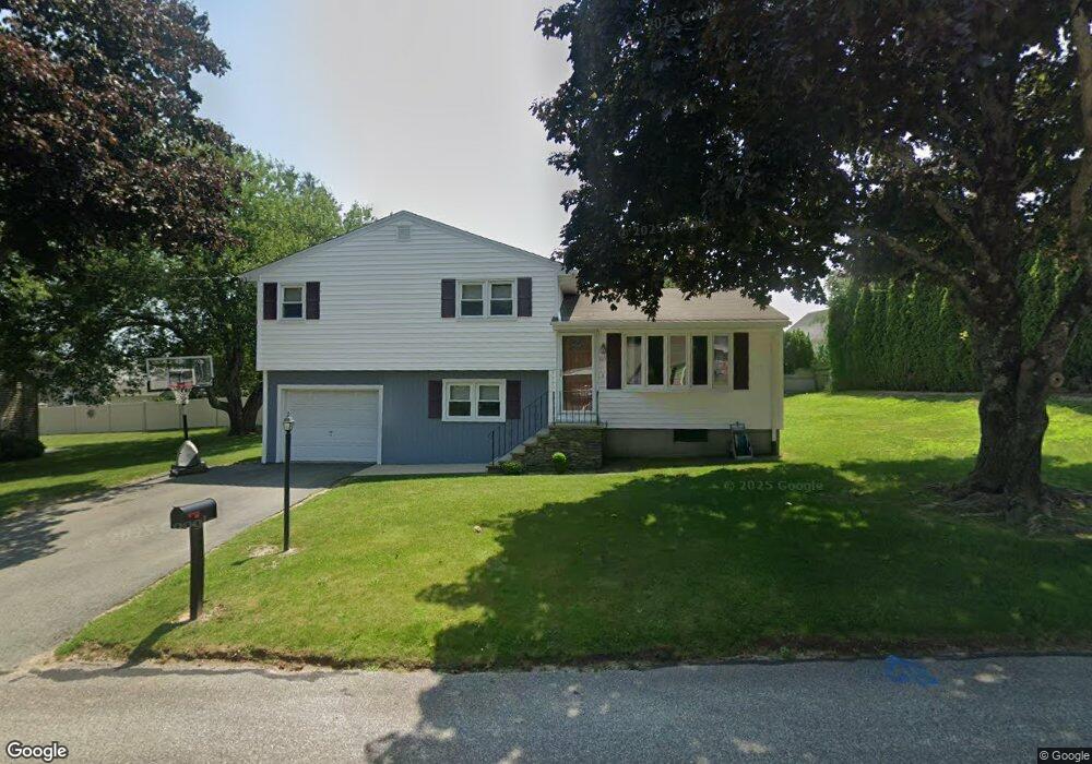 60 Westwood Dr, North Dartmouth, MA 02747 - photo 1