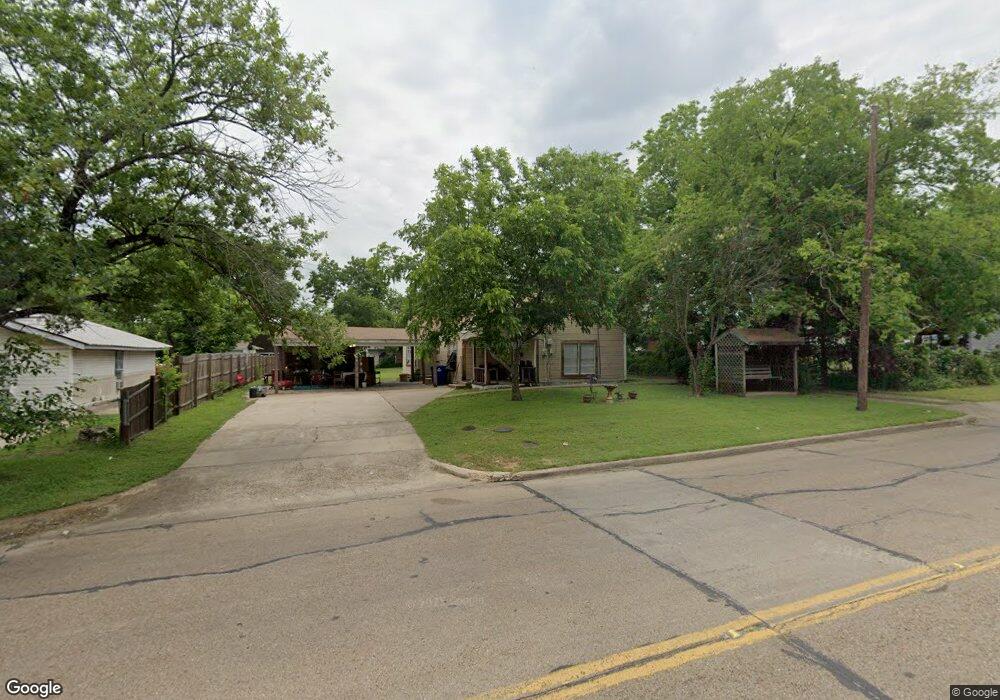 305 E Martin Luther King Dr, Ennis, TX 75119 - photo 1