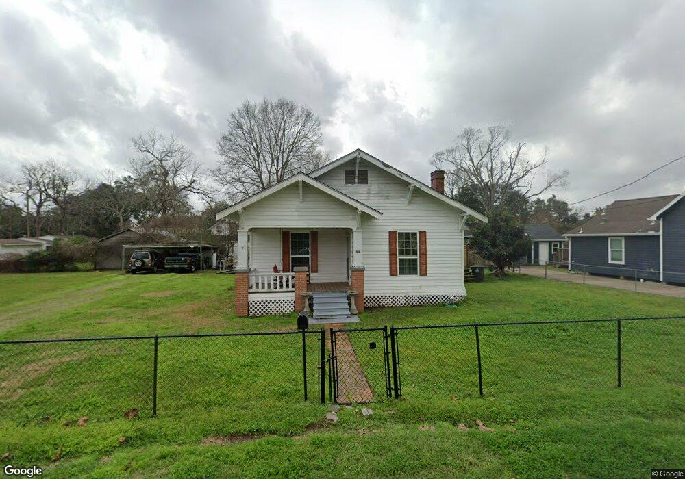 318 E Sidnor St, Alvin, TX 77511 - photo 1