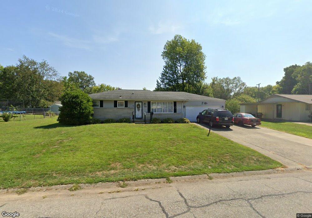 2821 Poplar Dr, Columbus, IN 47203 - photo 1