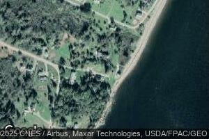14 Beach St, Owls Head, ME 04854