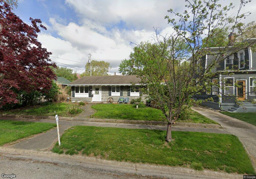 425 Clay St, Lincoln, IL 62656 - photo 1