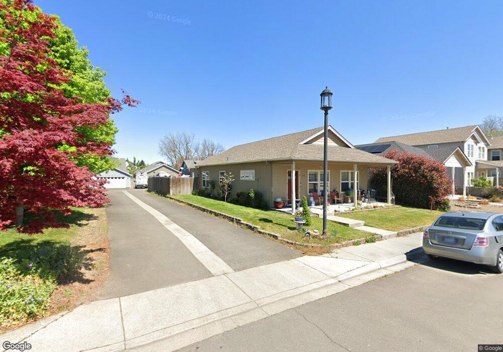 359 Cascade Dr, Central Point, OR 97502 - photo 1