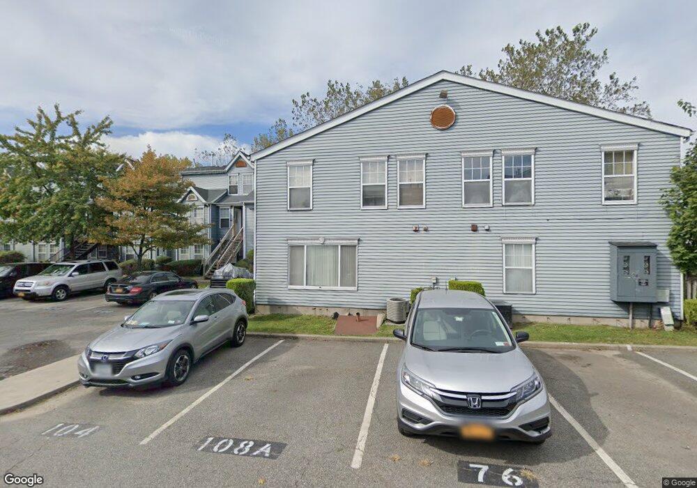 76 Pond Way unit 76, Staten Island, NY 10303 - photo 1