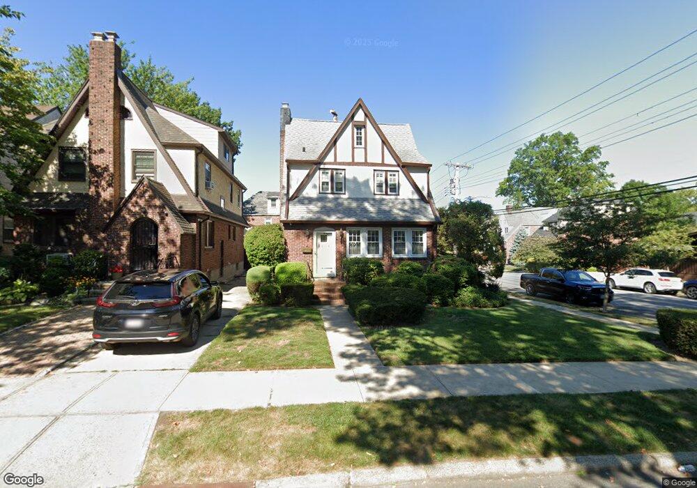 3204 167th St, Flushing, NY 11358 - photo 1