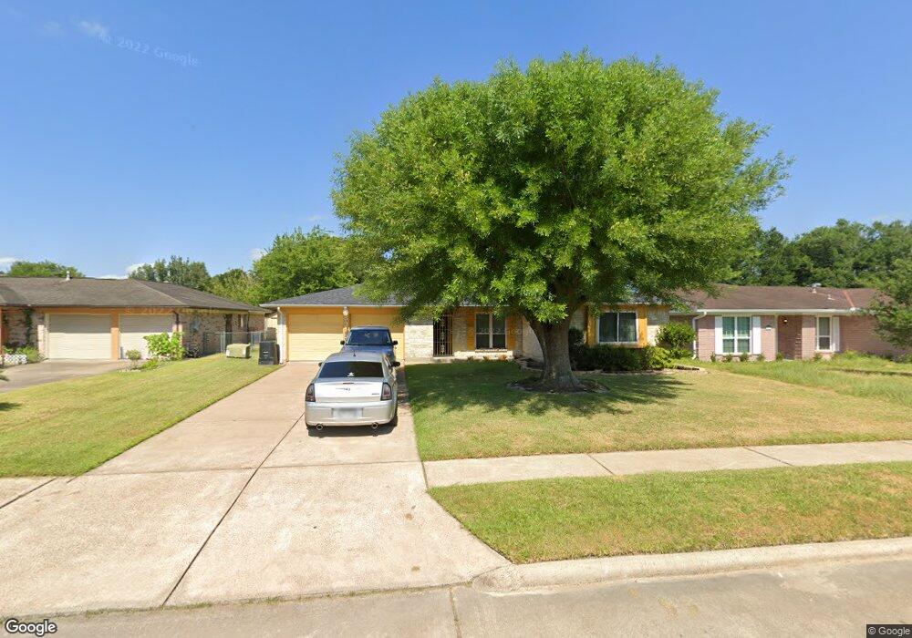 8915 Indian River Dr, Houston, TX 77088 - photo 1