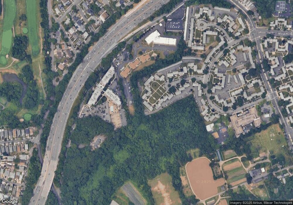 251-3 71st Rd unit 36B, Bellerose, NY 11426 - photo 1