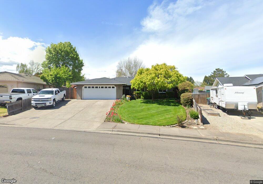 320 Snowy Butte Ln, Central Point, OR 97502 - photo 1