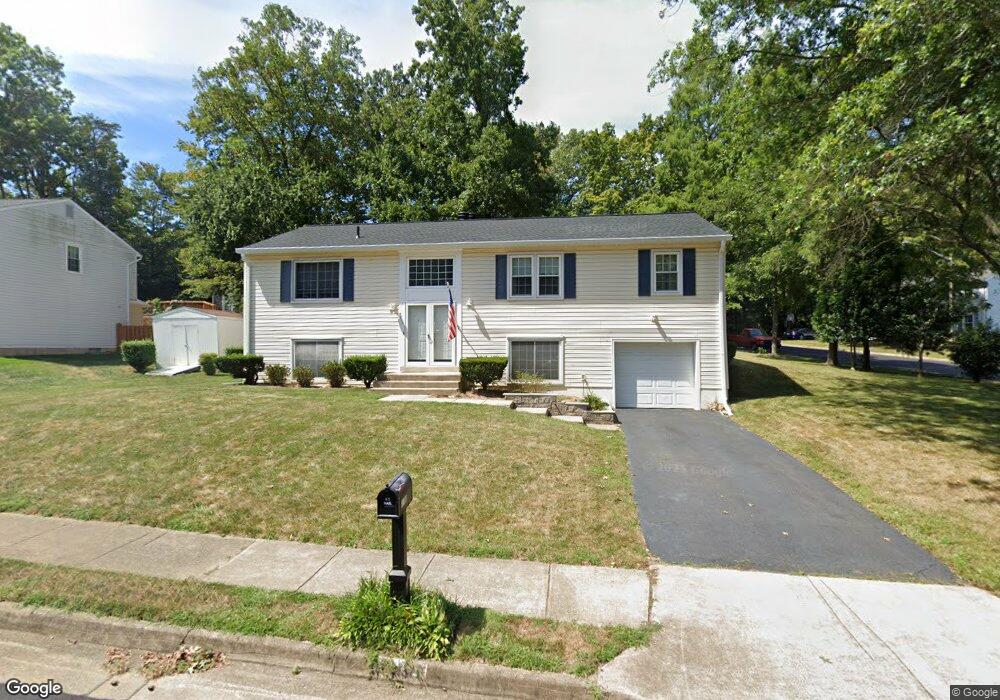 7800 Newington Woods Dr, Springfield, VA 22153 - photo 1