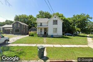 208 Hammond Ave, Waterloo, IA 50702