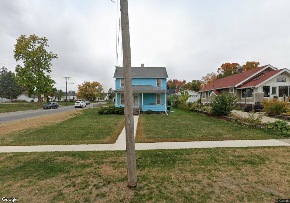 721 W 4th St S, Newton, IA 50208 - photo 1