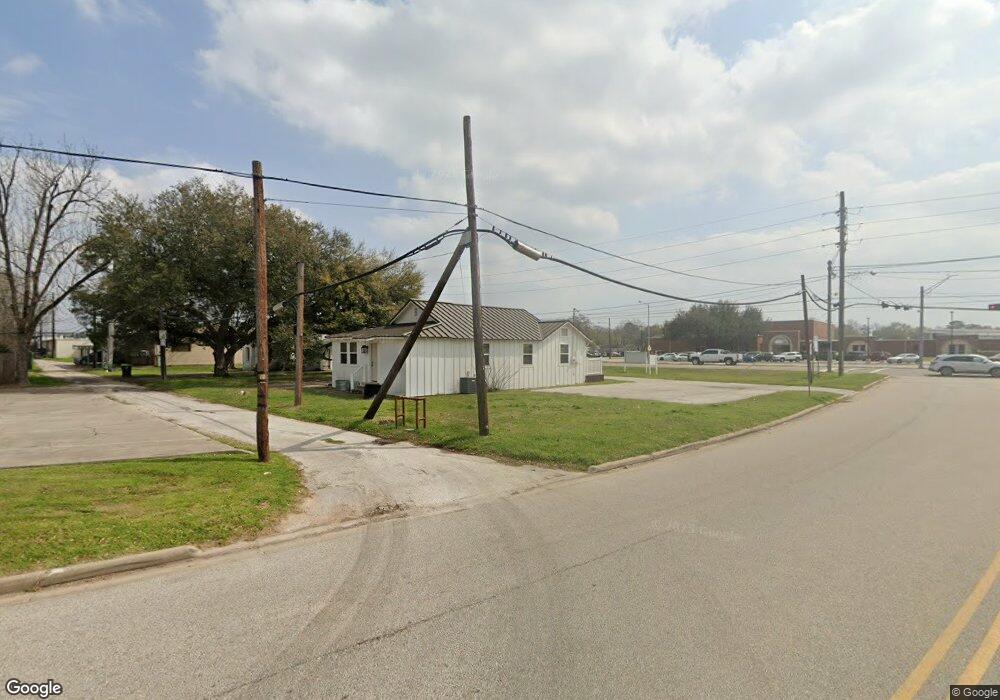 724 W Main St, Tomball, TX 77375 - photo 1