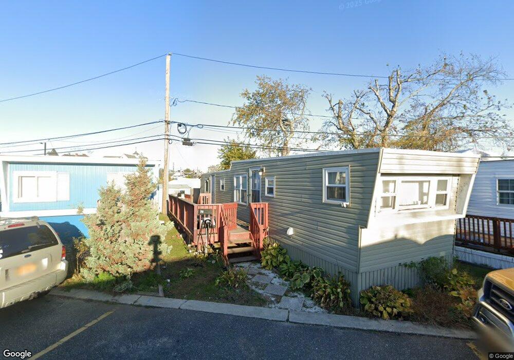 150 Main St unit 19, Islip, NY 11751 - photo 1