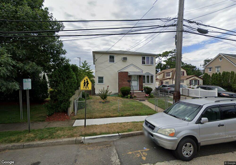 9 Taft Ave, Lynbrook, NY 11563 - photo 1