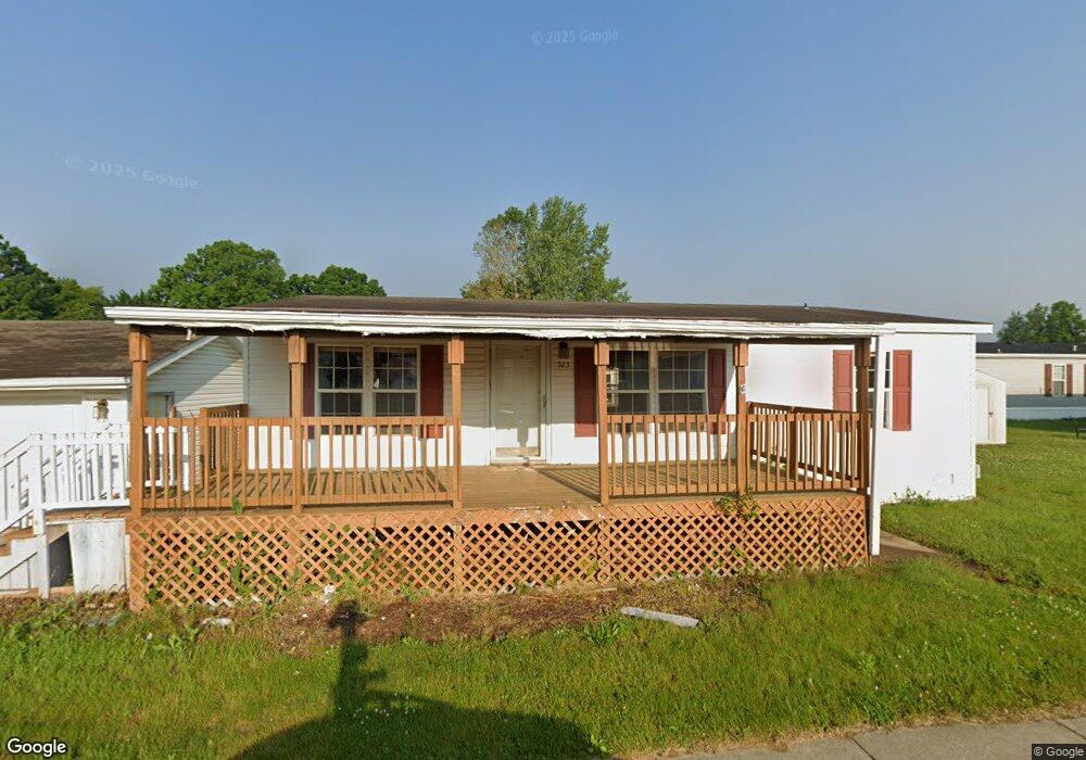 450 Cypress Ct, Flint, MI 48506 - photo 1