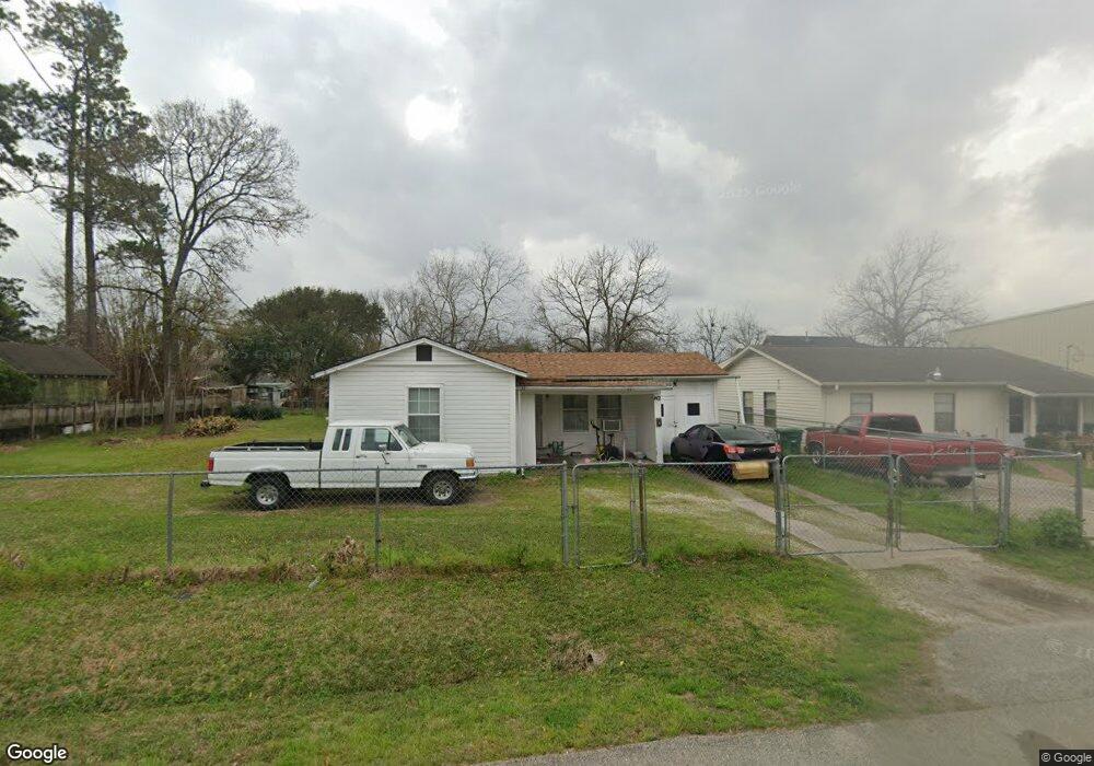 142 Wallace St, Houston, TX 77022 - photo 1